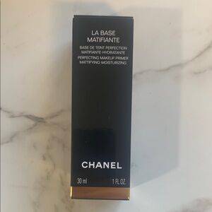 Chanel La Base Matifiante Makeup Primer
